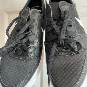 Women’s Nike sneakers